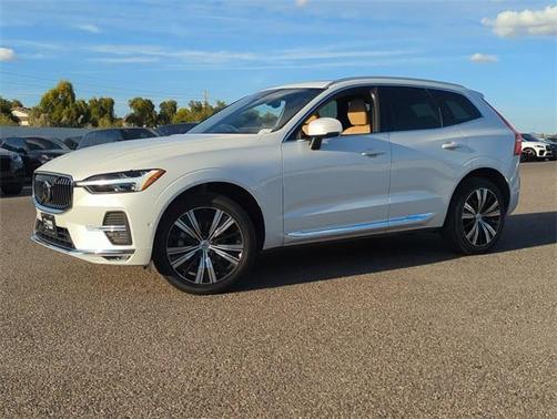 2023 Volvo XC60 B5 Ultimate Bright Theme