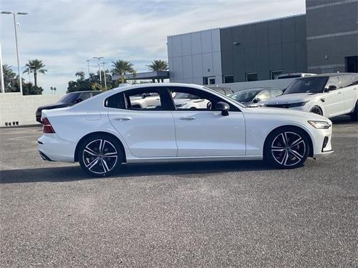 2019 Volvo S60 T5 R-Design
