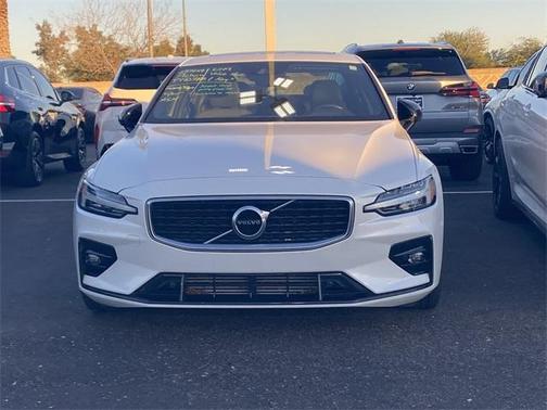 2019 Volvo S60 T5 R-Design