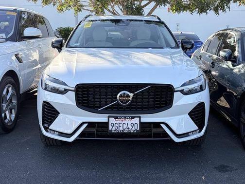 2023 Volvo XC60 B5 Plus Dark Theme