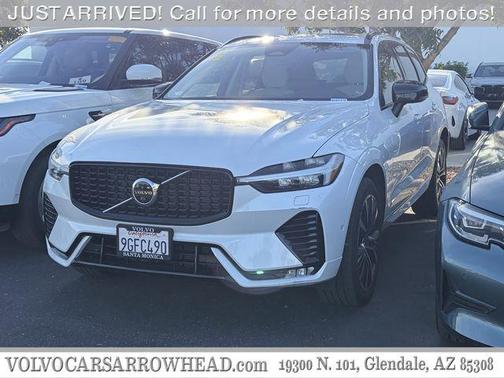 2023 Volvo XC60 B5 Plus Dark Theme