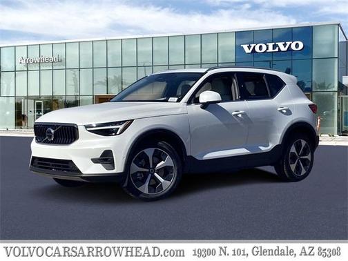 2025 Volvo XC40 B5 Plus Bright Theme