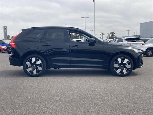 2025 Volvo XC60 Plug-In Hybrid T8 Plus