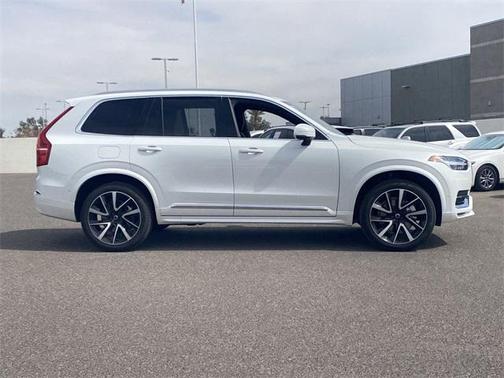 2025 Volvo XC90 B6 Plus 7-Seater