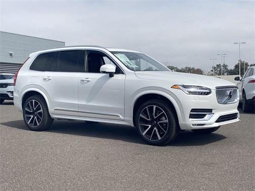 2025 Volvo XC90 B6 Plus 7-Seater