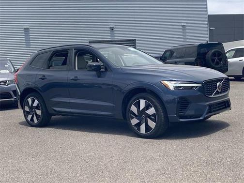 2025 Volvo XC60 Plug-In Hybrid T8 Ultra