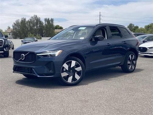 2025 Volvo XC60 Plug-In Hybrid T8 Ultra