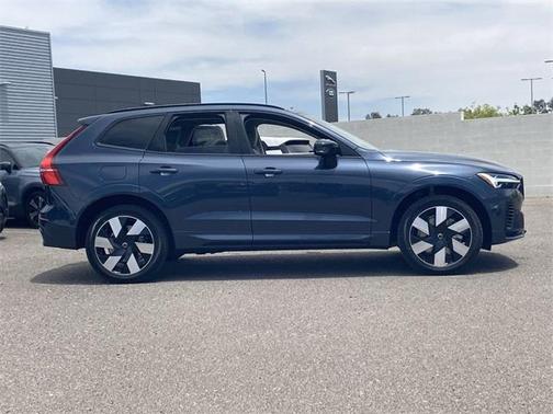 2025 Volvo XC60 Plug-In Hybrid T8 Ultra