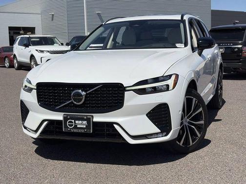 Crystal White 2023 Volvo XC60 B5 Plus Dark Theme