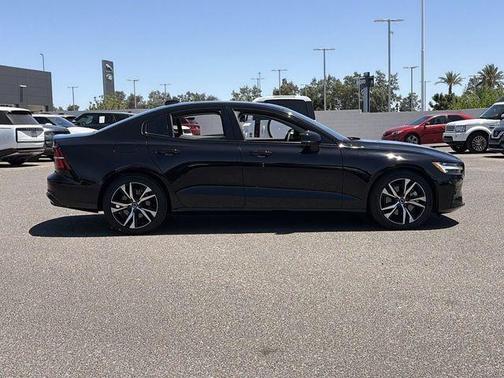 2025 Volvo S60 B5 Plus