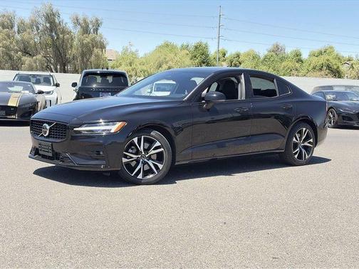 2025 Volvo S60 B5 Plus