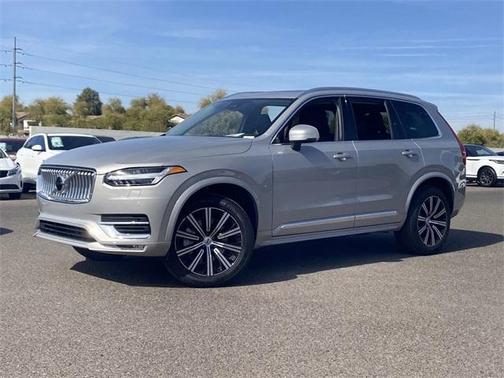 2025 Volvo XC90 B5 Core