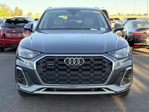 Daytona Gray Pearl Effect 2022 Audi Q5 45 S line quattro Premium
