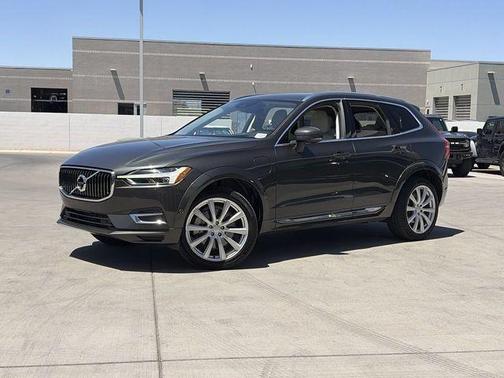 Gray Metallic 2018 Volvo XC60 Recharge Plug-In Hybrid T8 Inscription