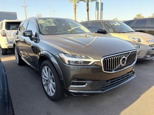 Gray Metallic 2018 Volvo XC60 Recharge Plug-In Hybrid T8 Inscription