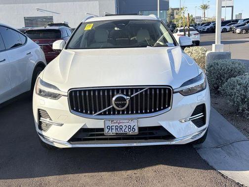 Crystal White 2023 Volvo XC60 B5 Ultimate Bright Theme