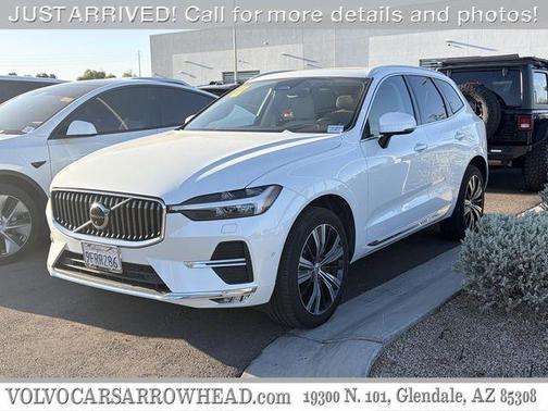 Crystal White 2023 Volvo XC60 B5 Ultimate Bright Theme