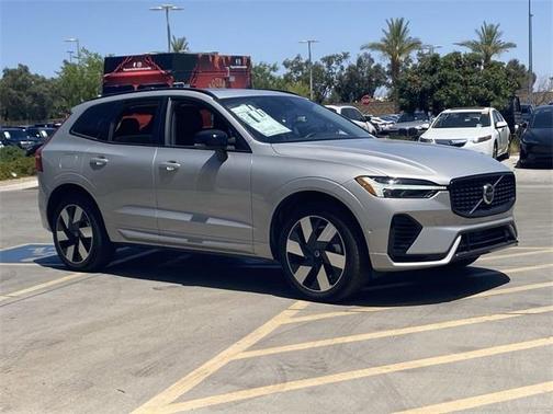 2025 Volvo XC60 Plug-In Hybrid T8 Plus