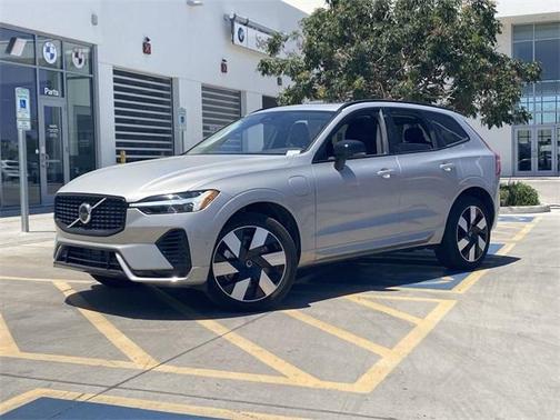 2025 Volvo XC60 Plug-In Hybrid T8 Plus