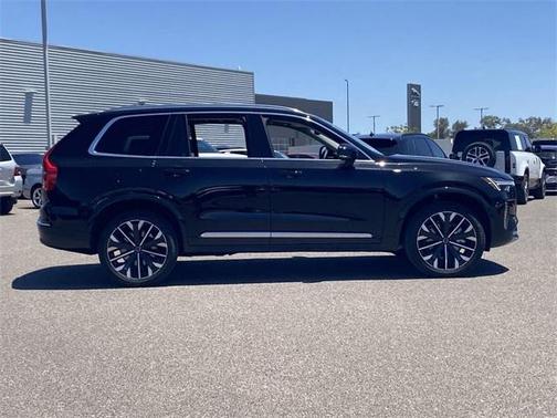 2025 Volvo XC90 B6 Plus 7-Seater
