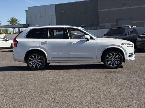 2023 Volvo XC90 B5 Plus