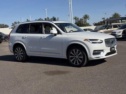 2023 Volvo XC90 B5 Plus