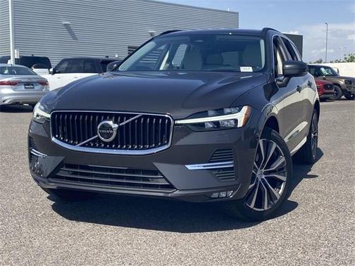 2022 Volvo XC60 B5 Momentum