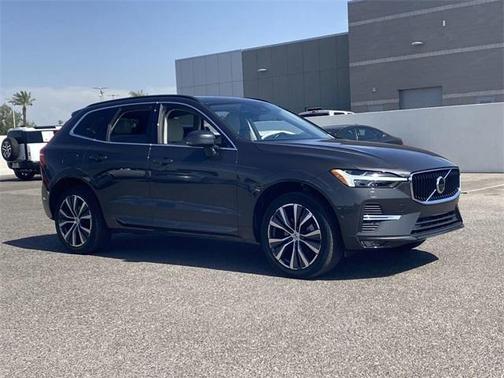2022 Volvo XC60 B5 Momentum