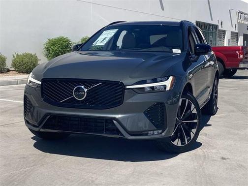 2026 Volvo XC60 B5 Plus