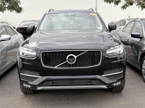 2018 Volvo XC90 T5 Momentum