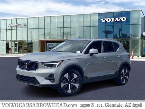 2025 Volvo XC40 B5 Core Bright Theme