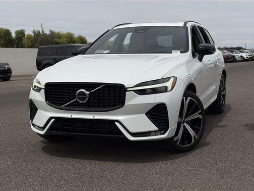 2023 Volvo XC60 B6 Ultimate Dark Theme