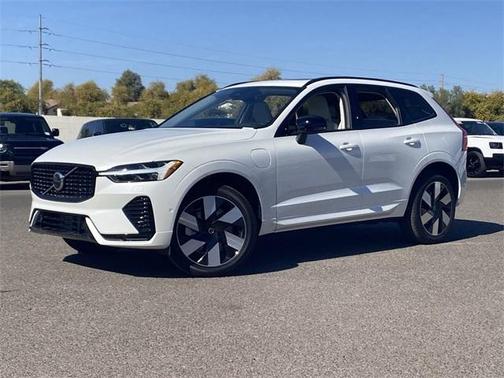 2025 Volvo XC60 Plug-In Hybrid T8 Plus