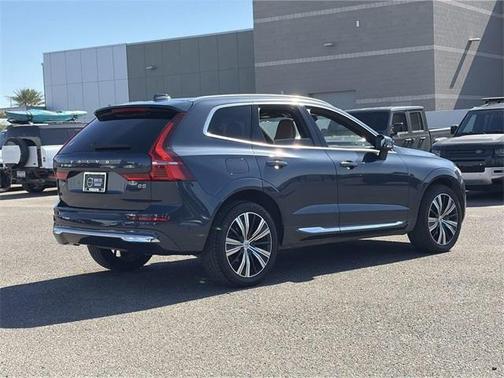 2022 Volvo XC60 B5 Inscription