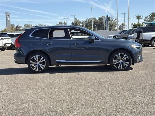 2022 Volvo XC60 B5 Inscription