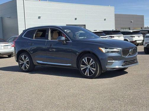 2022 Volvo XC60 B5 Inscription