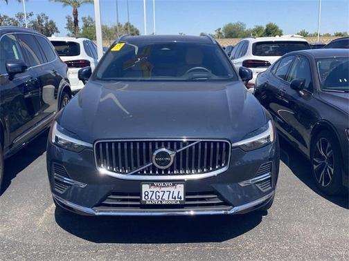 2022 Volvo XC60 B6 Inscription