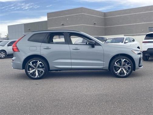 2025 Volvo XC60 Plug-In Hybrid T8 Ultra