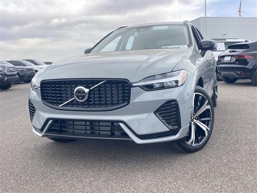 2025 Volvo XC60 Plug-In Hybrid T8 Ultra