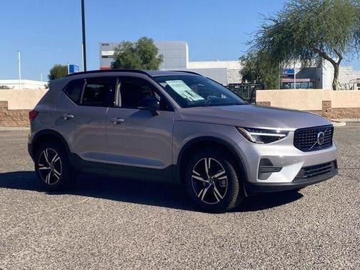 2026 Volvo XC40 B5 Core