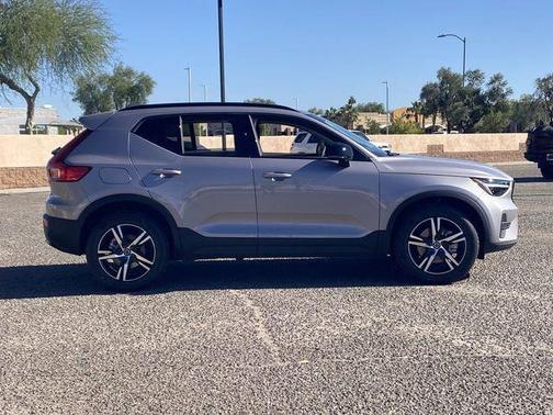 2026 Volvo XC40 B5 Core