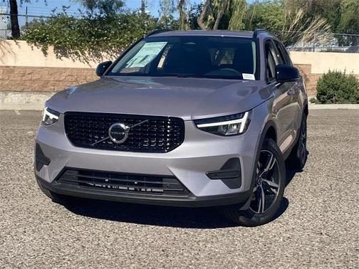 2026 Volvo XC40 B5 Core