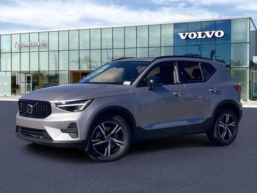 2026 Volvo XC40 B5 Core