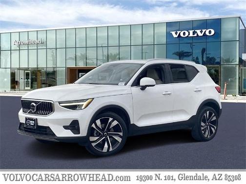 2023 Volvo XC40 B4 Plus Bright Theme