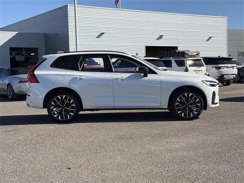 2026 Volvo XC60 B5 Ultra