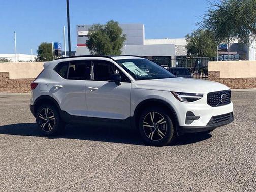 Crystal White 2026 Volvo XC40 B4 Core