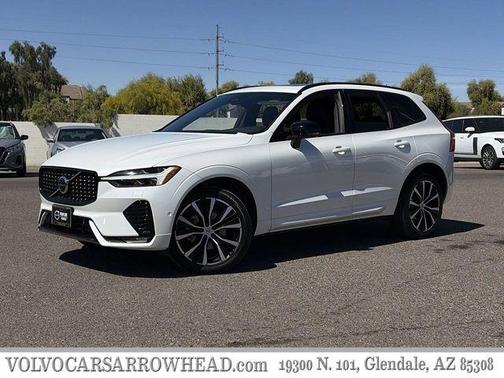 2023 Volvo XC60 B5 Plus Dark Theme