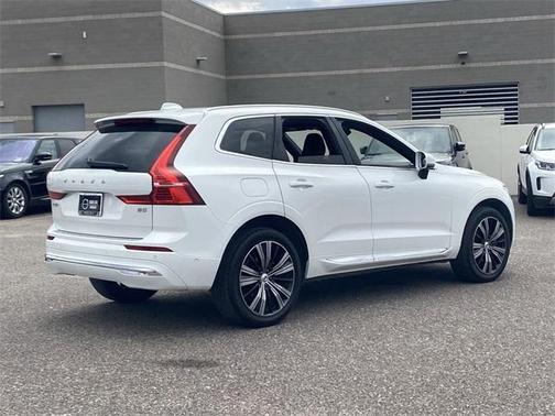 2023 Volvo XC60 B5 Plus Bright Theme