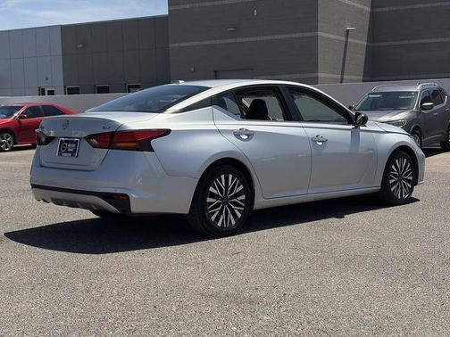 Brilliant Silver Metallic 2024 Nissan Altima 2.5 SV