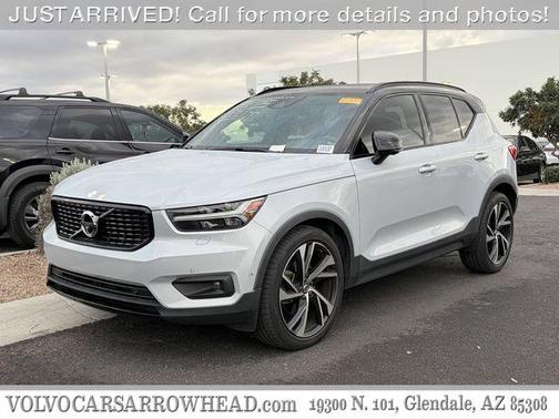 2022 Volvo XC40 T5 R-Design